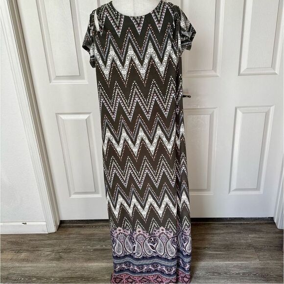 derek heart cold shoulder aztec pattern maxi dress - Picture 7 of 10